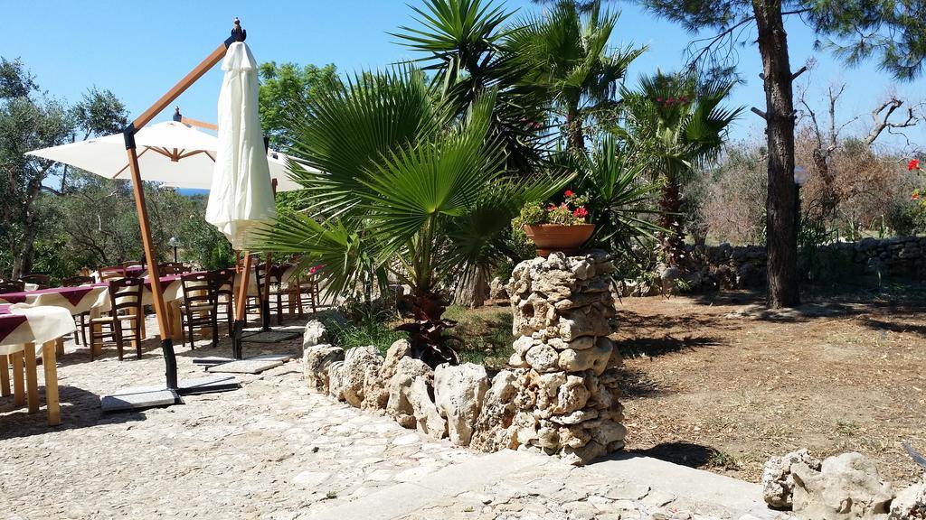 Agriturismo Tenuta La Siesta กัลลีโปลี ภายนอก รูปภาพ