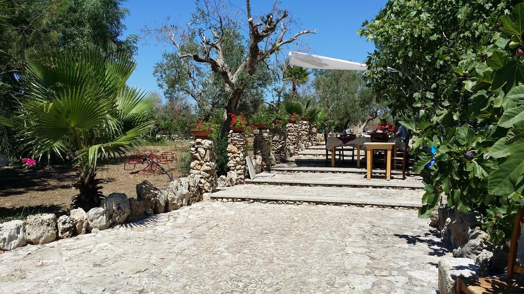 Agriturismo Tenuta La Siesta กัลลีโปลี ภายนอก รูปภาพ